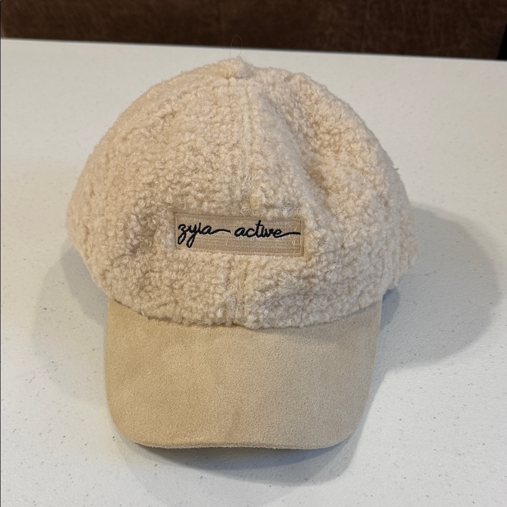 ZYIA Sand Sherpa Cap 970